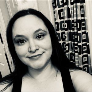 Meet your Posher, Laurie